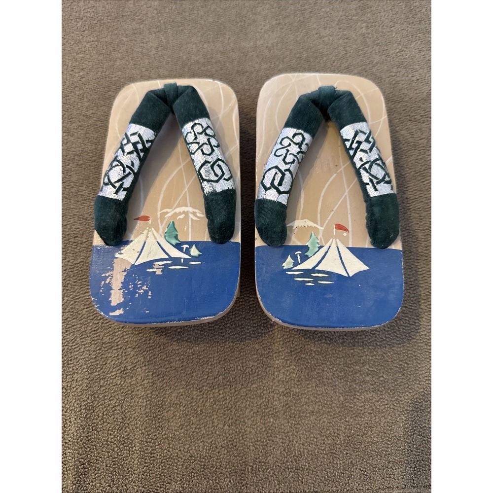 Vintage Child's Japanese Geta Sandals Flip Flops Wood 6.5" Long (TD)
